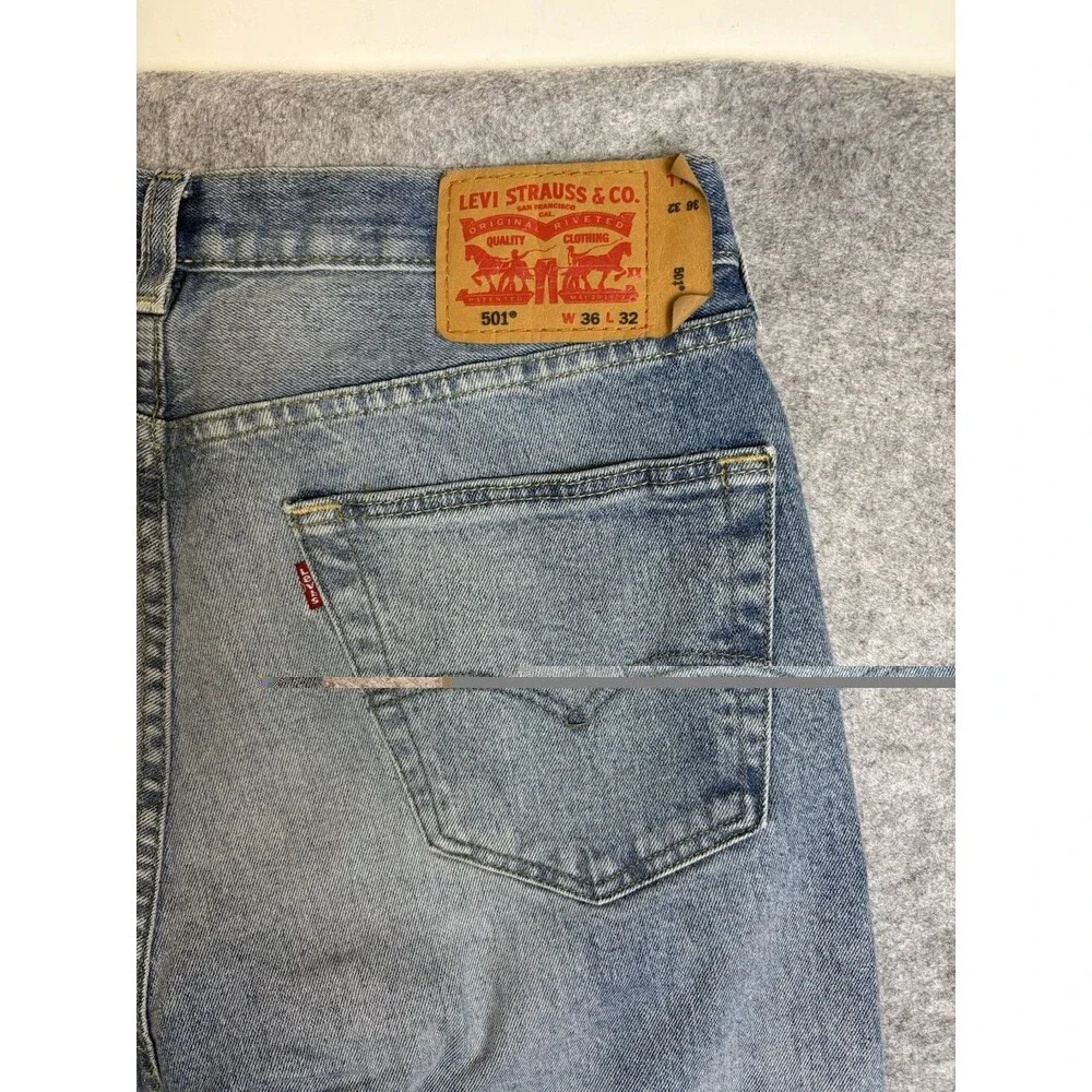 Levis 501 Jeans Mens 31 T Blue Button Fly Denim Pants Faded Work Distressed